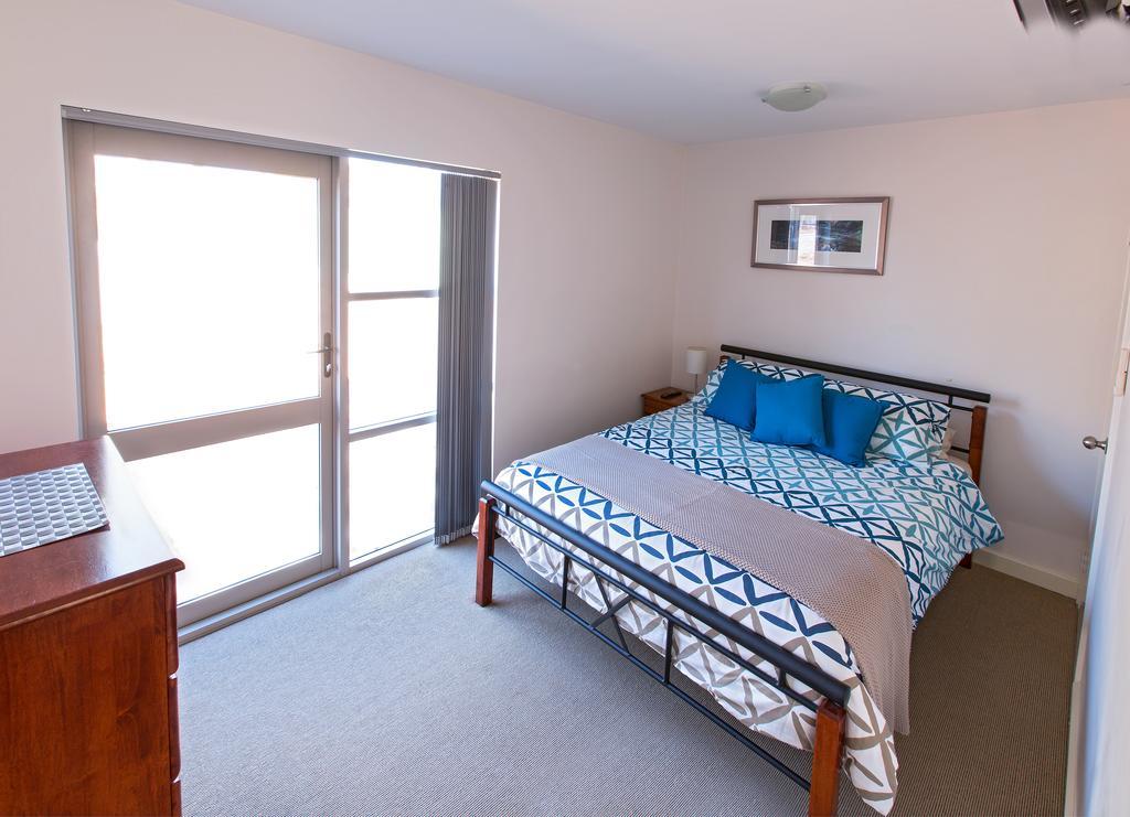 Morse Court Apartments Karratha Oda fotoğraf