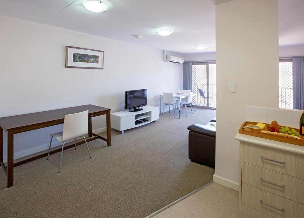 Morse Court Apartments Karratha Oda fotoğraf
